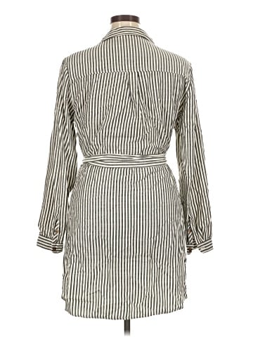 Abercrombie & Fitch Casual Dress (view 2)