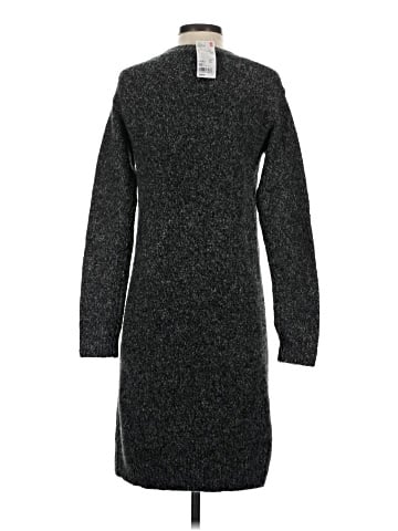 Uniqlo Turtleneck Sweater (view 2)