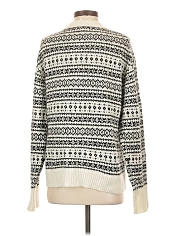 American Eagle Outfitters Pullover Sweater (view 2)