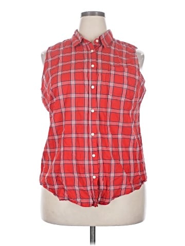 St. John's Bay Sleeveless Button-Down Shirt (view 1)