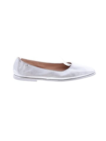 Coach Flats (view 1)