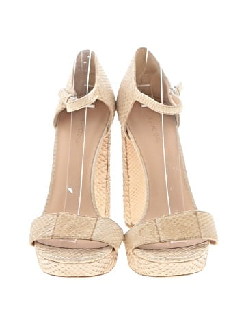 Pour La Victoire Heels (view 2)