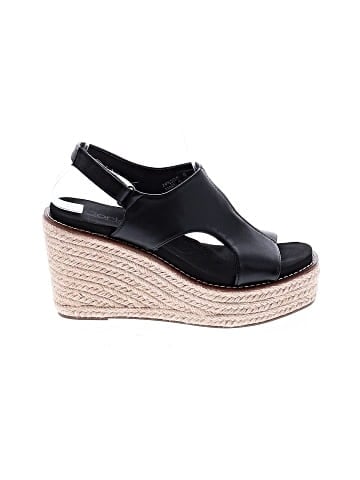 Corkys Wedges (view 1)