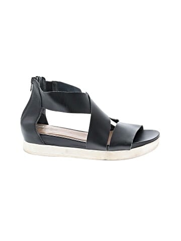 Universal Thread Sandals (view 1)