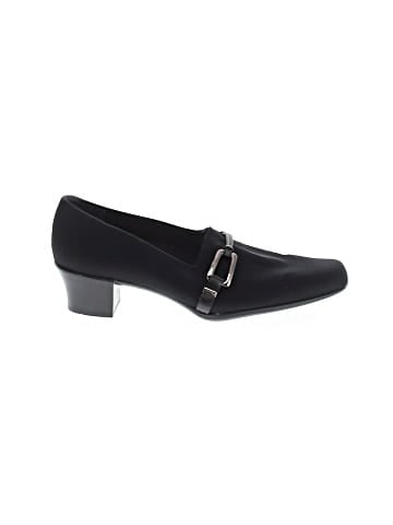 Munro American Heels (view 1)