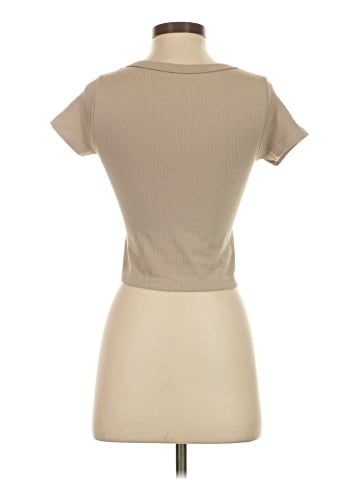 Charlotte Russe Short Sleeve T-Shirt (view 2)
