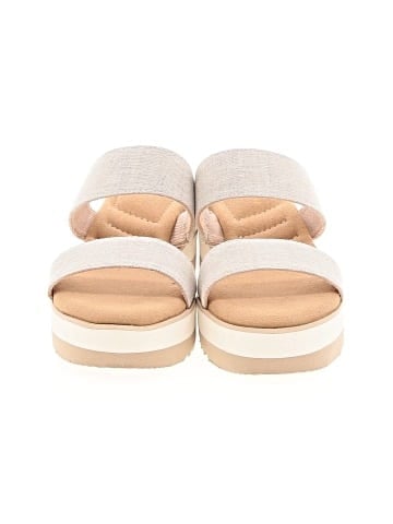 Kelly & Katie Wedges (view 2)