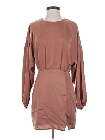 Le Lis Casual Dress (view 1)