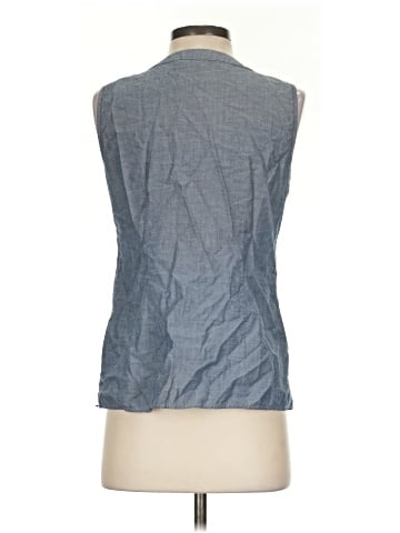 Outback Red Sleeveless Button-Down Shirt (view 2)