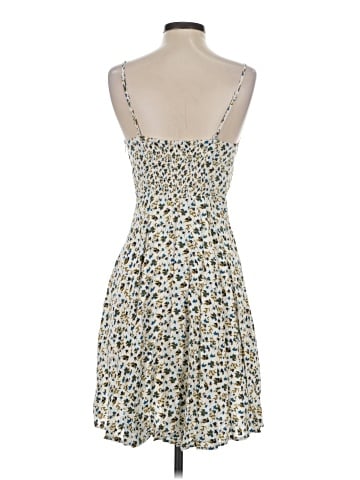 Old Navy Casual Dress (view 2)