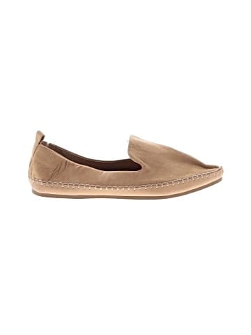 Universal Thread Flats (view 1)