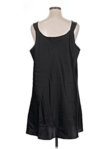 Metropolitan Sleeveless Top (view 2)