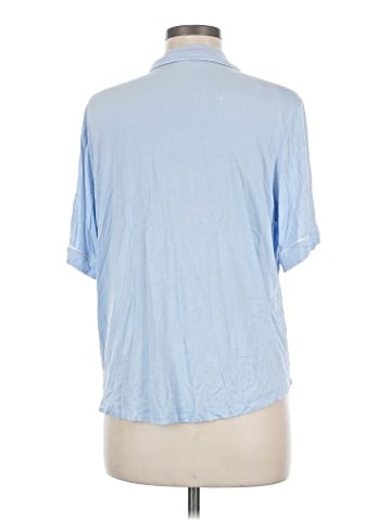 Old Navy - Maternity Short Sleeve Blouse (view 2)