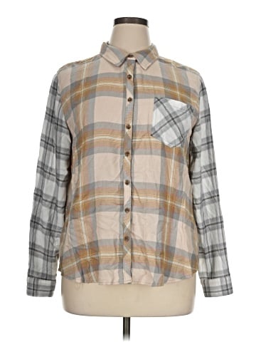 Maurices Long Sleeve Button-Down Shirt (view 1)