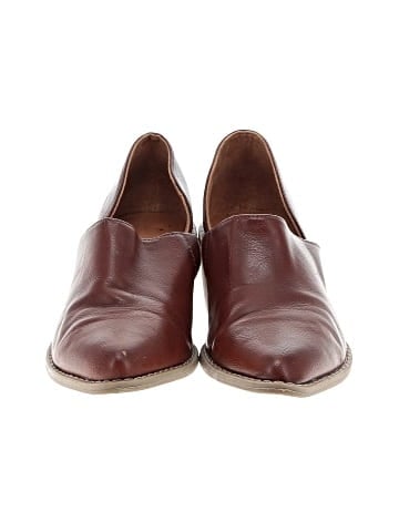 Universal Thread Heels (view 2)