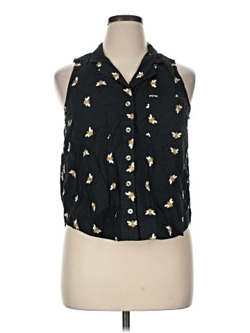 HD in Paris Sleeveless Button-Down Shirt (view 1)