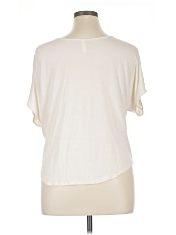 Xhilaration Short Sleeve Blouse (view 2)
