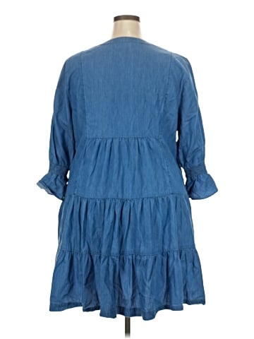Crown & Ivy Casual Dress (view 2)