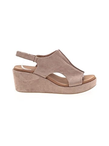 Corkys Wedges (view 1)