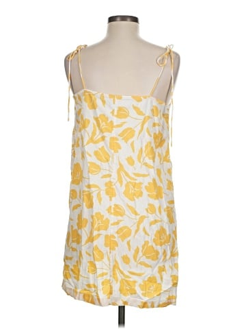 Old Navy Casual Dress (view 2)