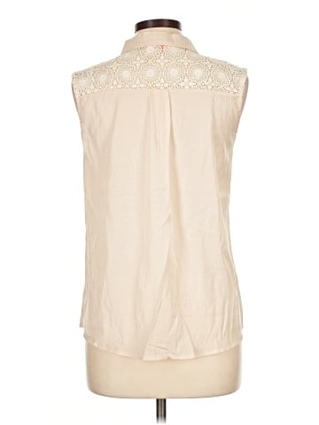 Lulumari Sleeveless Button-Down Shirt (view 2)