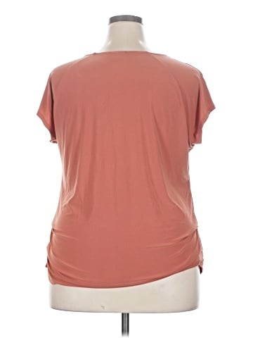 AUW Short Sleeve Top (view 2)