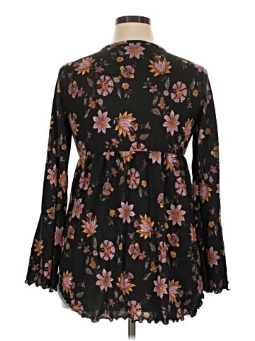 Due Time Maternity 3/4 Sleeve Blouse (view 2)