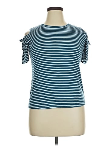 Crown of Heart's Short Sleeve Top (view 1)
