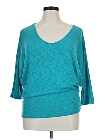 Laila Jayde Pullover Sweater (view 1)