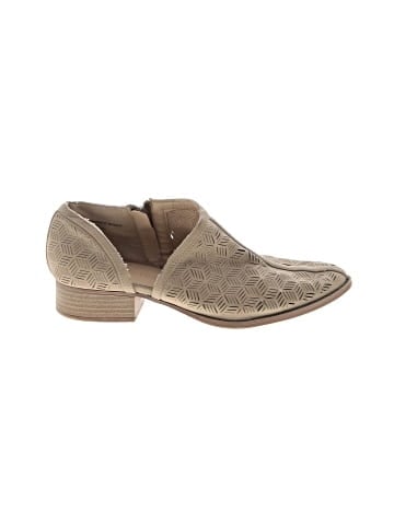 Restricted Shoes Flats (view 1)