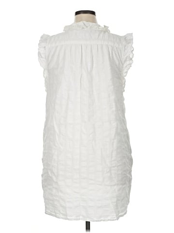 Dylan Sleeveless Button-Down Shirt (view 2)