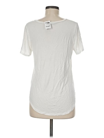 Charlotte Russe Short Sleeve T-Shirt (view 2)