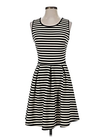 Le Lis Casual Dress (view 1)