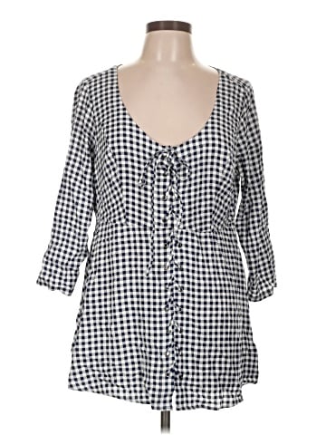 Torrid 3/4 Sleeve Button-Down Shirt (view 1)