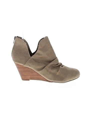 REPORT Wedges (view 1)