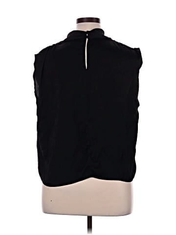 ASTR The Label Sleeveless T-Shirt (view 2)