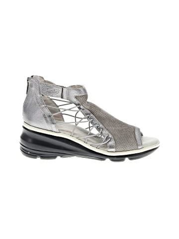 Jambu Wedges (view 1)