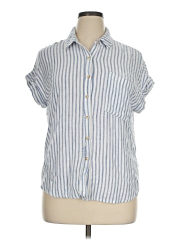 Korye Short Sleeve Button-Down Shirt (view 1)
