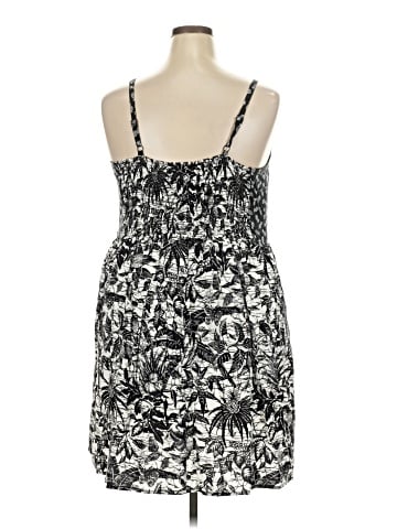 TWO by Vince Camuto Casual Dress (view 2)