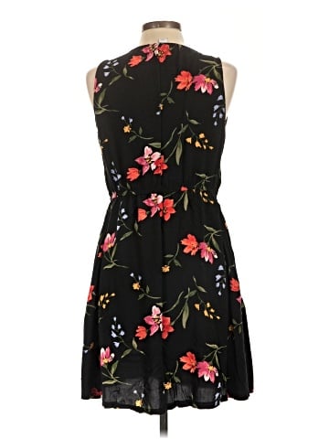 Old Navy Casual Dress (view 2)