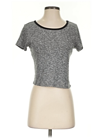Charlotte Russe Short Sleeve T-Shirt (view 1)