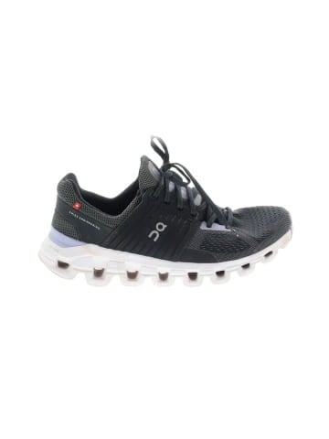On Cloud Sneakers (view 1)