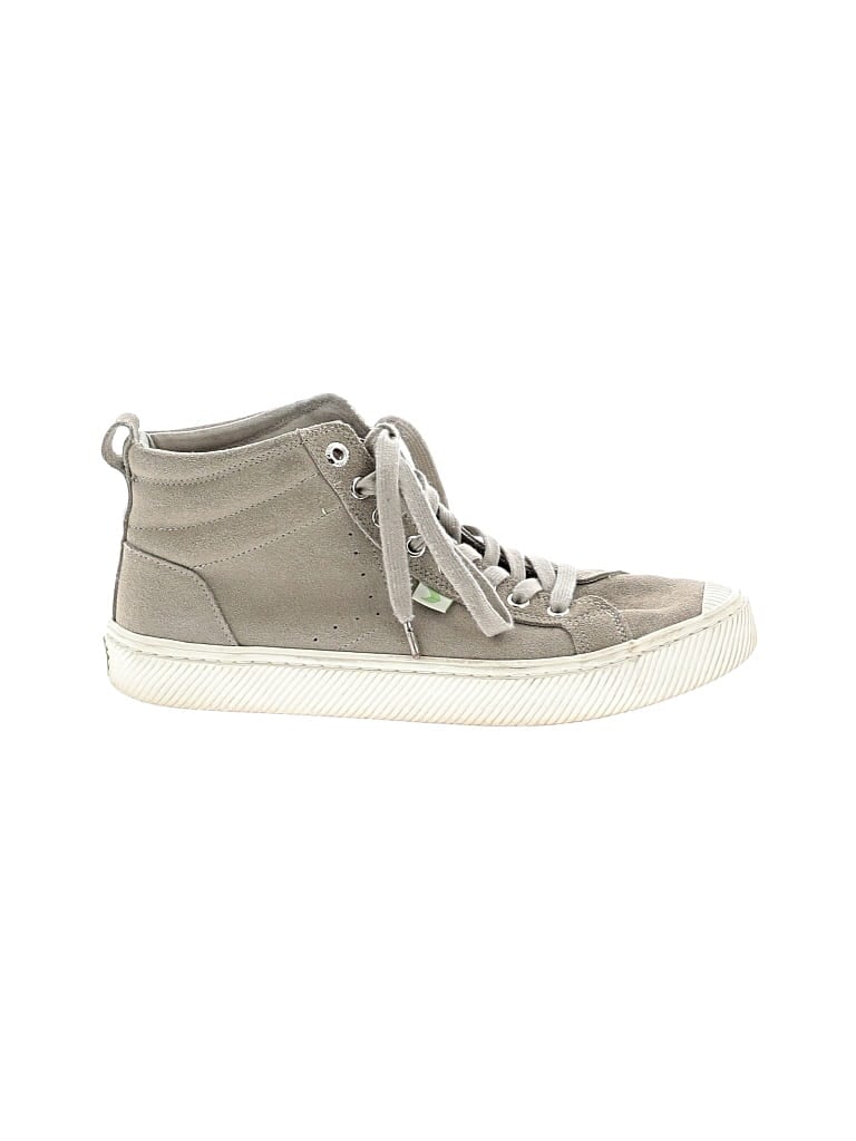 Pre-owned Cariuma Sneakers In Gray