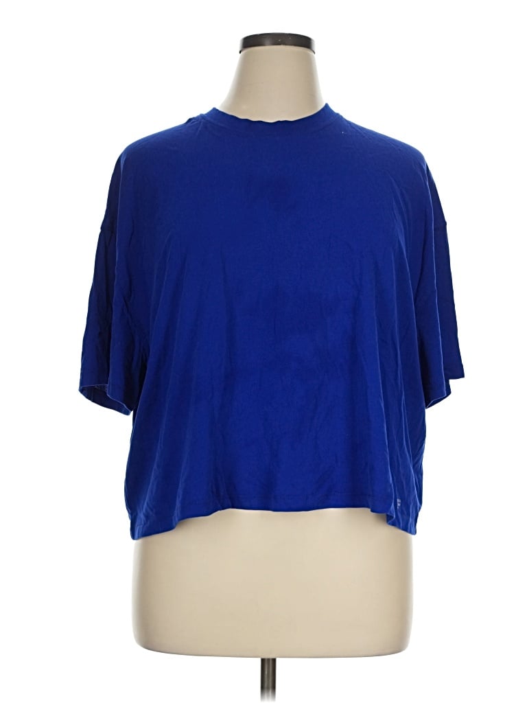 Pre-owned Fabletics Short Sleeve T-shirt In Blue