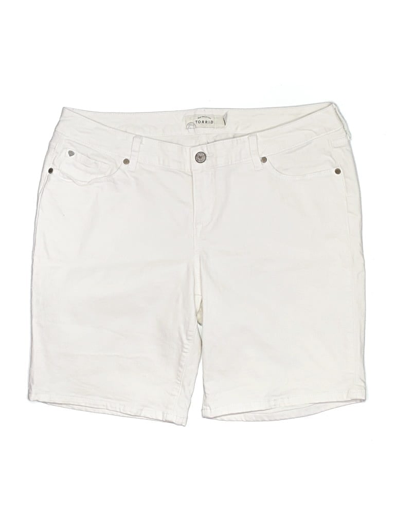 Pre-owned Torrid Shorts In Ivory