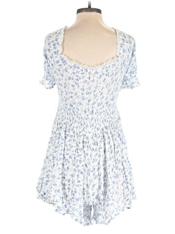 Urban Outfitters Casual Dress (view 2)