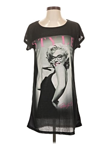 Marilyn Monroe Short Sleeve T-Shirt (view 1)