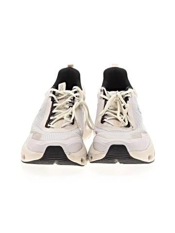On Cloud Sneakers (view 2)