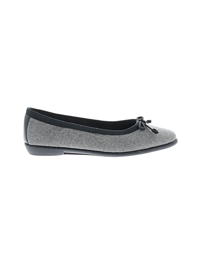 Pre-owned Aerosoles Flats In Gray