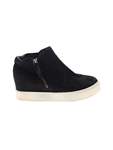 Universal Thread Sneakers (view 1)